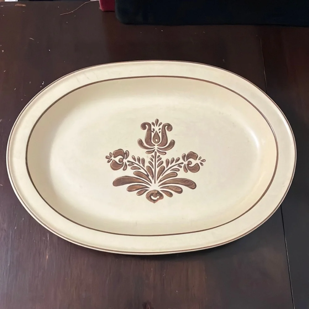 Vintage Pfaltzgraff Village Pattern 14